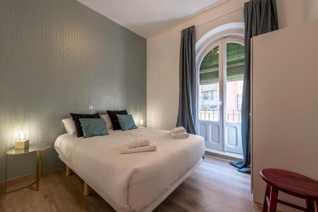 3 Bedrooms 1 Bathroom Furnished - Lavapies- Mintystay Madrid Exterior foto