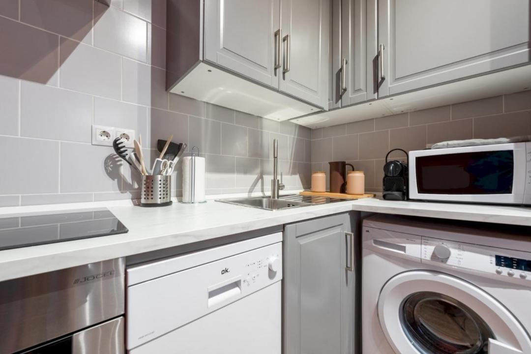 3 Bedrooms 1 Bathroom Furnished - Lavapies- Mintystay Madrid Exterior foto