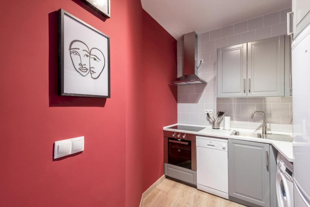 3 Bedrooms 1 Bathroom Furnished - Lavapies- Mintystay Madrid Exterior foto
